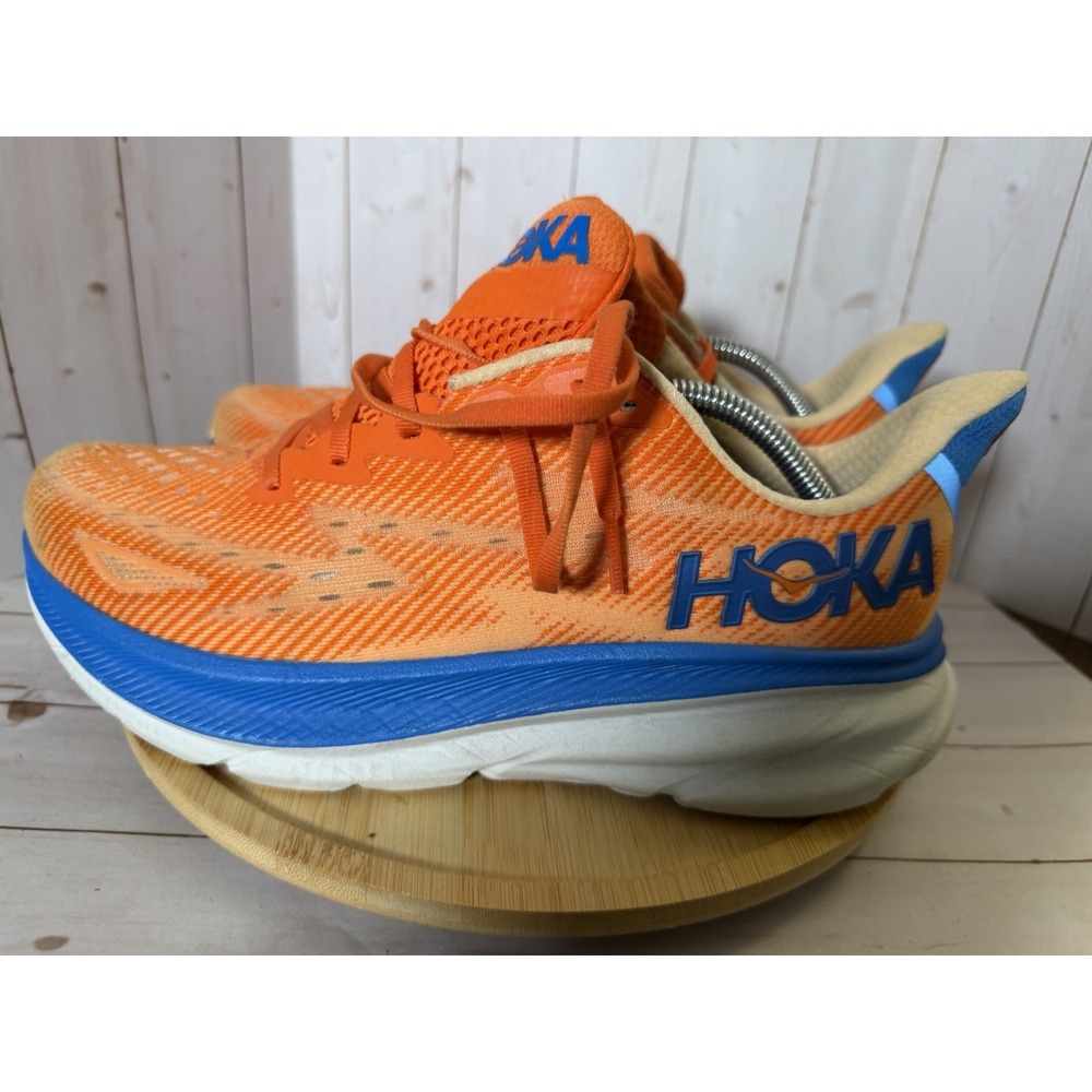 Hoka One One Clifton 9 GTX Men's Size US 10D Vibrant Orange Athletic Sneakers.